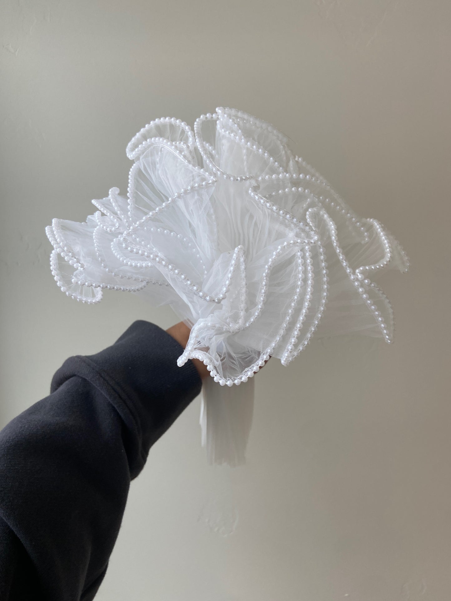 White Wavy Pearl Mesh